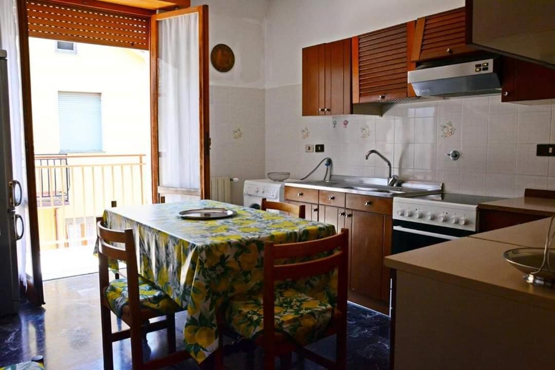Casa Del Pescatore Apartment โมเนเลีย ภายนอก รูปภาพ