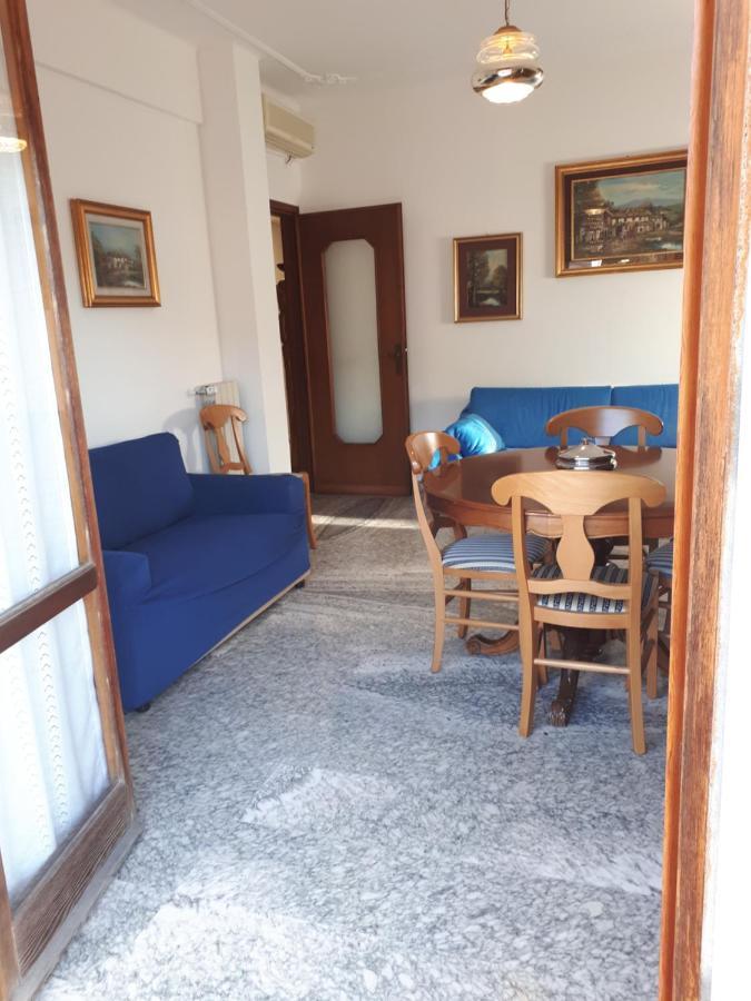 Casa Del Pescatore Apartment โมเนเลีย ภายนอก รูปภาพ