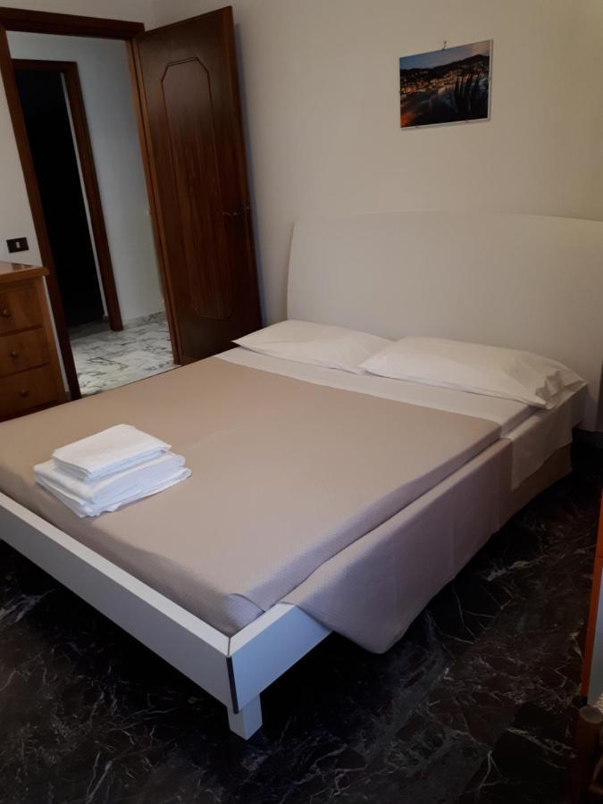 Casa Del Pescatore Apartment โมเนเลีย ภายนอก รูปภาพ
