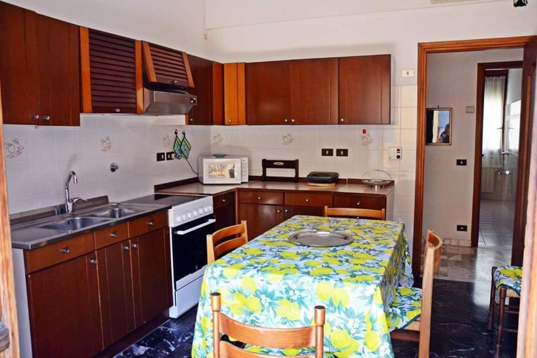 Casa Del Pescatore Apartment โมเนเลีย ภายนอก รูปภาพ